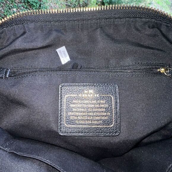 COACH Black Leather Shoulder Bag w Gold Hardware & Detachable Strap AUTHENTIC - Picture 8 of 10